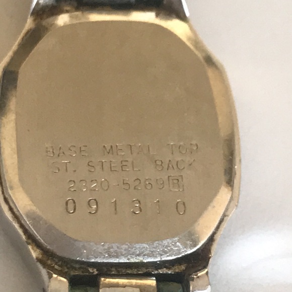 Final price drop! Seiko quartz brushed silver stainless steel watch - Picture 9 of 9